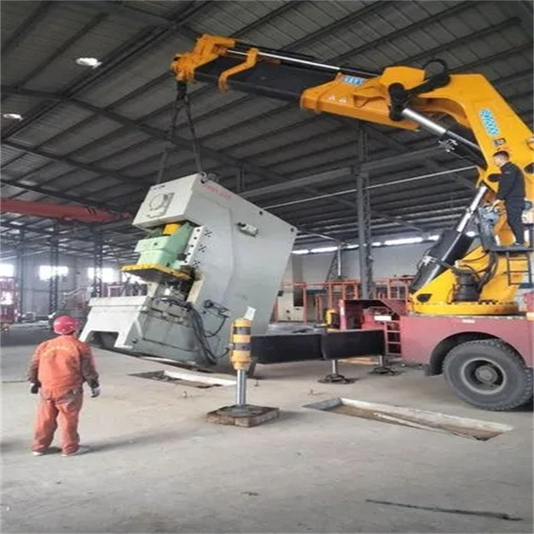 张湾80吨折臂吊车出租附近电话